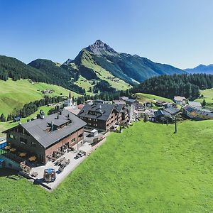 Alpenparks Hotel & Apartment Arlberg Warth Mit Pool